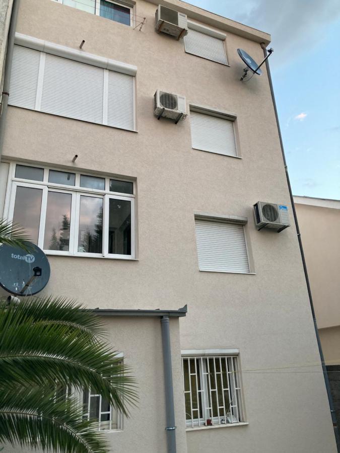 Stan Na Dan Bogdan Lejlighed Podgorica Eksteriør billede